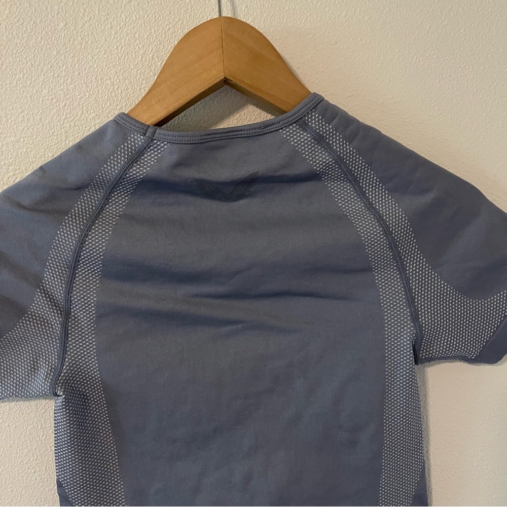 Castore Seamless Short Raglan Sleeve Crew Tee Print Blue Fitted Quick Dry-XS - Picture 6 of 9